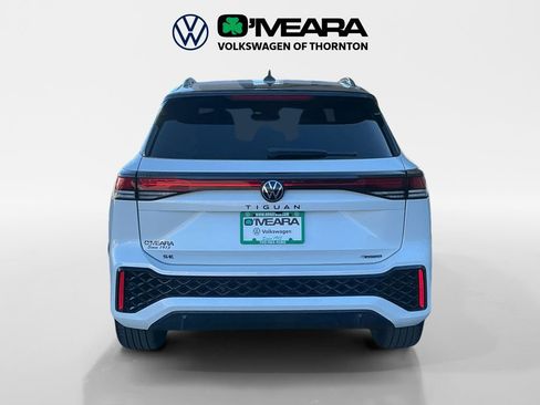 Used 2025 Volkswagen Tiguan SE R-Line image 4