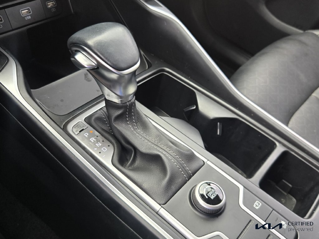 Certified 2022 Kia Sorento S FWD image 24