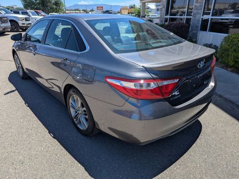 Used 2016 Toyota Camry SE FWD image 3