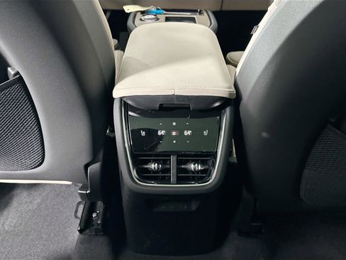 New 2025 Volvo EX90 Ultra w/ Protection Package Premier image 28