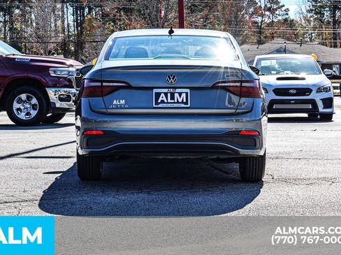 Used 2024 Volkswagen Jetta SE image 11