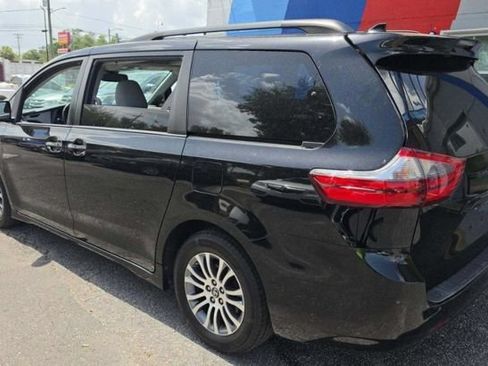 Used 2020 Toyota Sienna XLE FWD image 3