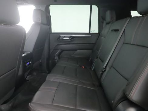 Used 2025 Chevrolet Suburban RST image 28