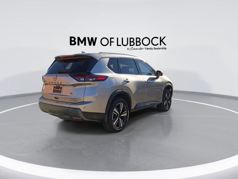 Used 2025 Nissan Rogue SL w/ SL Premium Package image 8