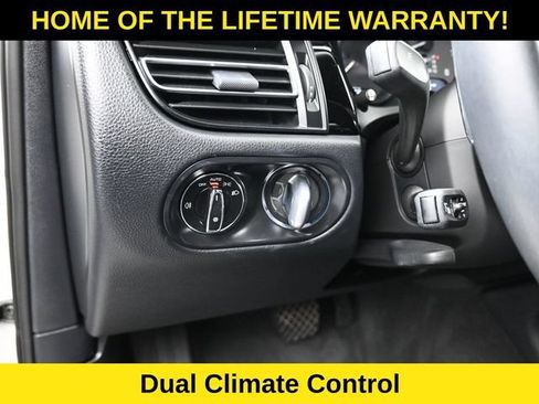 Used 2023 Porsche Macan S AWD/4WD image 16
