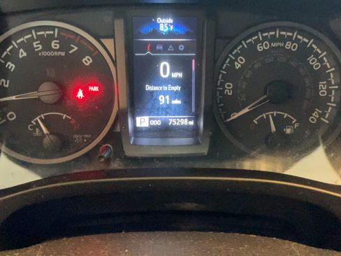 Certified 2022 Toyota Tacoma TRD Sport w/ Technology Package AWD/4WD image 10