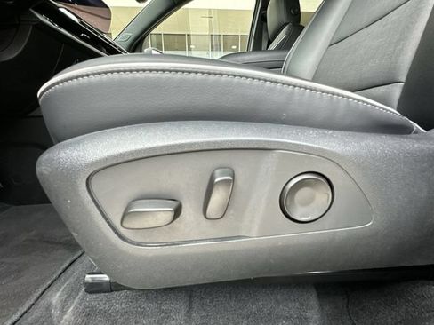 Certified 2025 Buick Enclave Preferred FWD image 20