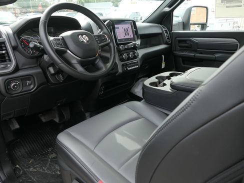 New 2026 RAM 5500 Tradesman w/ Chrome Appearance Group image 11