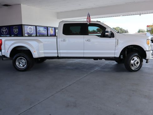 Used 2017 Ford F350 Lariat w/ Lariat Ultimate Package image 6