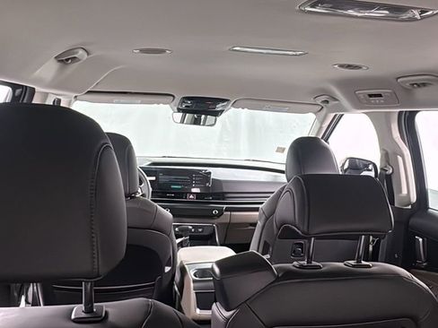 New 2026 Kia Carnival image 18