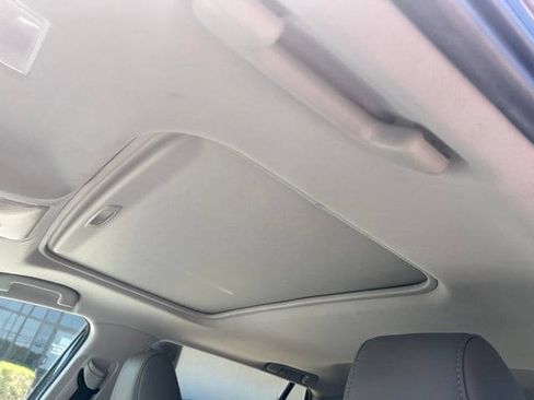 Used 2019 Toyota RAV4 XLE Premium FWD image 9