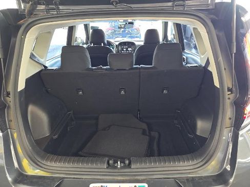 Used 2025 Kia Soul LX w/ LX Technology Package FWD image 8