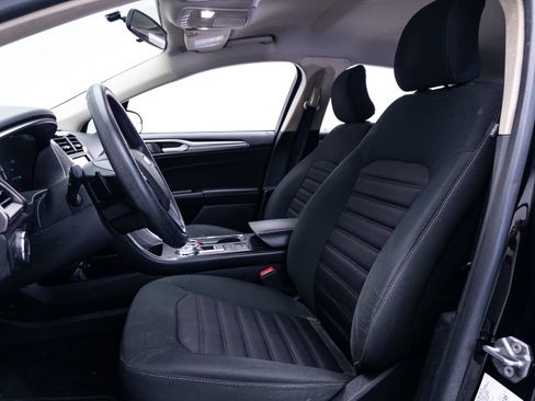 Used 2018 Ford Fusion SE w/ Fusion SE Technology Package FWD image 13