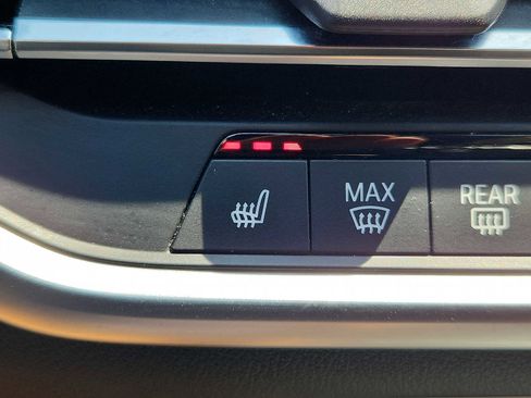 Used 2023 BMW X6 xDrive40i w/ M Sport Package image 25