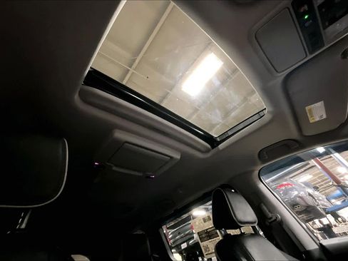 Used 2023 Honda Odyssey Elite image 13