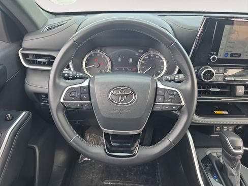 Certified 2024 Toyota Highlander XSE image 12