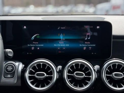 Certified 2021 Mercedes-Benz GLB 250 4MATIC image 33