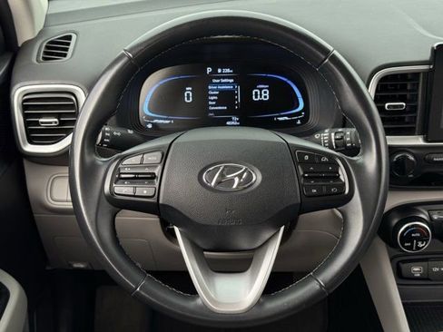 Used 2024 Hyundai Venue SEL FWD image 13
