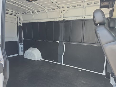 Used 2025 RAM ProMaster 2500 w/ Convenience Group FWD image 16