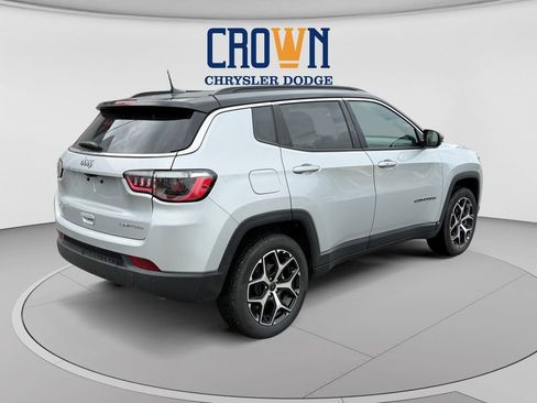 Used 2026 Jeep Compass Limited AWD/4WD image 3