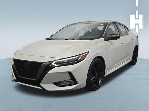 Used 2023 Nissan Sentra SR w/ SR Premium Package FWD image 4