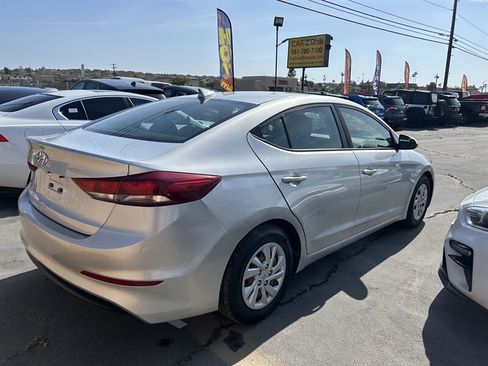 Used 2018 Hyundai Elantra SE w/ SE Connectivity Package 04 image 13
