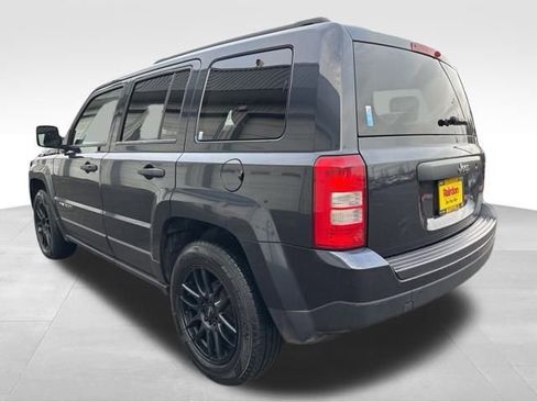 Used 2014 Jeep Patriot Sport image 6