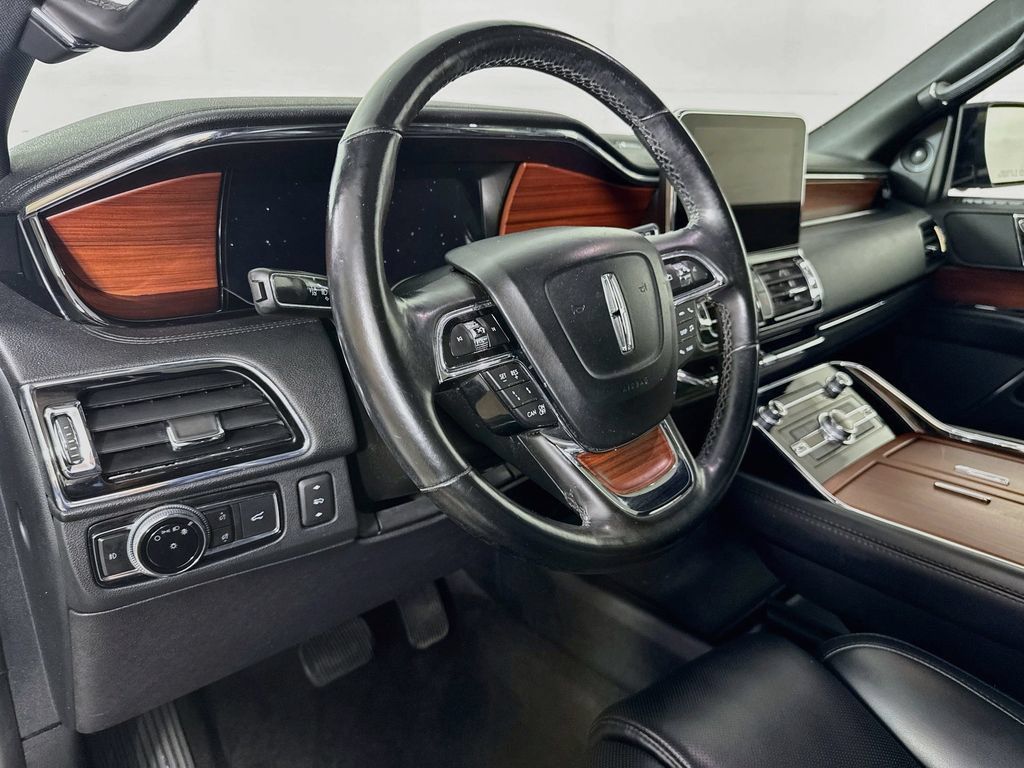 Used 2021 Lincoln Navigator L Reserve AWD/4WD image 10