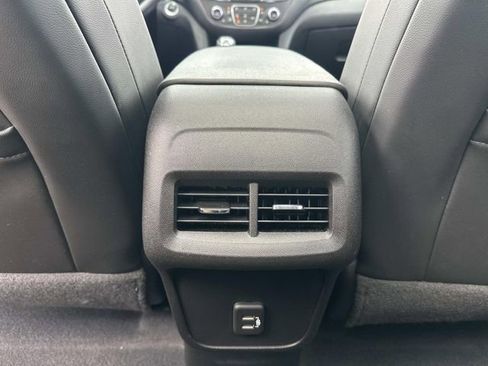 Used 2020 Chevrolet Equinox LT w/ Sport Edition FWD image 14