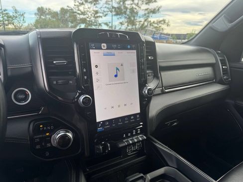 Used 2022 RAM 1500 Limited w/ Body-Colour Bumper Group image 21