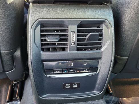 Used 2021 BMW 330i Sedan w/ Premium Package image 21