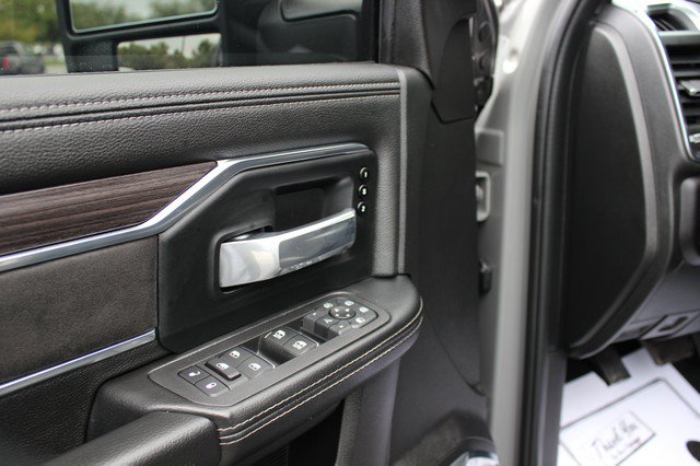Used 2025 RAM 2500 Laramie w/ Night Edition AWD/4WD image 5
