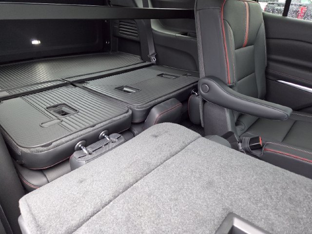 New 2027 Chevrolet Traverse RS w/ LPO, Floor Liner Package AWD/4WD image 23