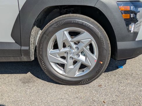 New 2026 Hyundai Kona SE image 11