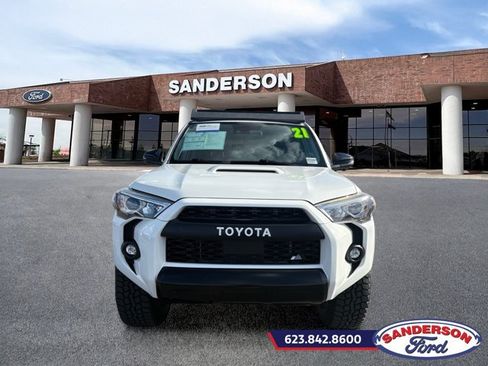 Used 2021 Toyota 4Runner Venture w/ Moonroof Package AWD/4WD image 8