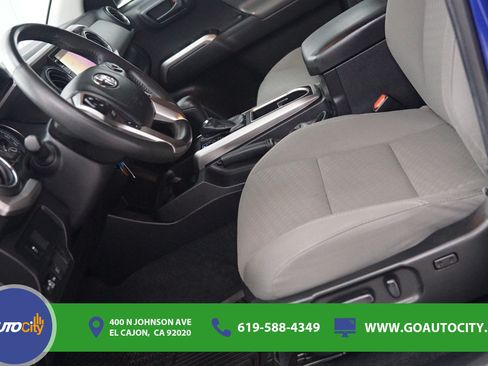 Used 2022 Toyota Tacoma SR5 RWD image 9