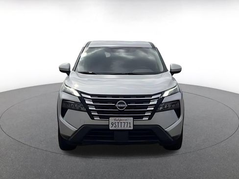 Used 2025 Nissan Rogue SV FWD image 3