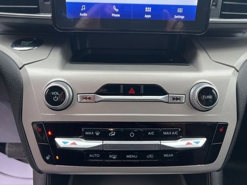 Certified 2022 Ford Explorer XLT w/ Equipment Group 202A image 31