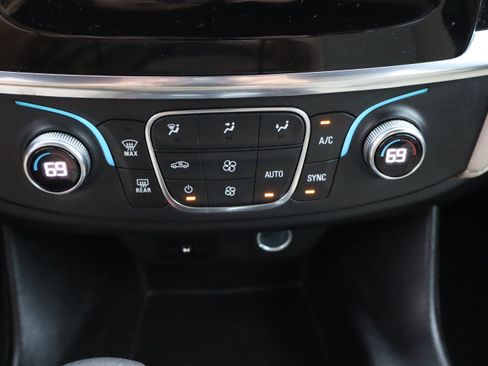 Used 2023 Chevrolet Traverse LS w/ Safety Package FWD image 27