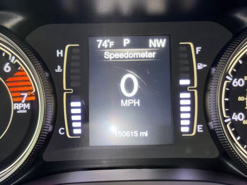 Used 2017 Jeep Cherokee Sport FWD image 19