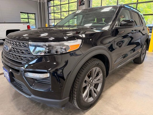 Used 2024 Ford Explorer XLT w/ XLT Sport Appearance Package AWD/4WD image 5