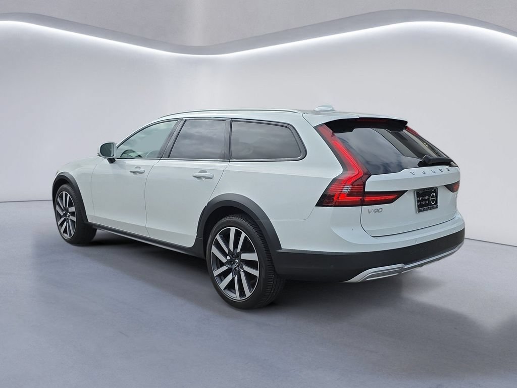 Certified 2025 Volvo V90 B6 Cross Country Ultra AWD/4WD image 5
