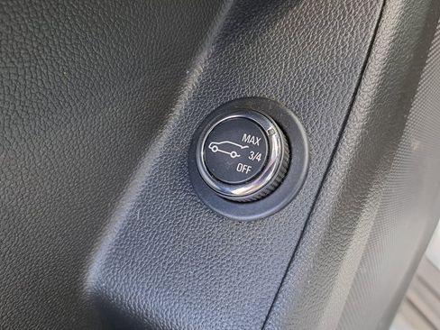 Used 2023 Chevrolet Traverse LT image 24