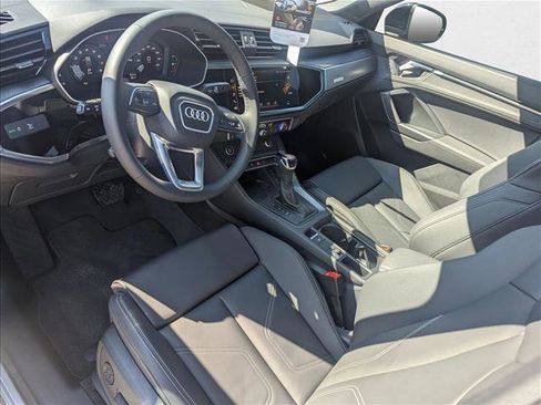 New 2025 Audi Q3 2.0T Premium image 3