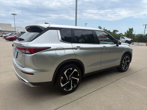 Used 2024 Mitsubishi Outlander SE AWD/4WD image 5