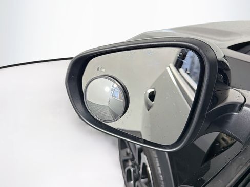 Used 2024 Chevrolet Trax RS w/ Sunroof Package FWD image 16