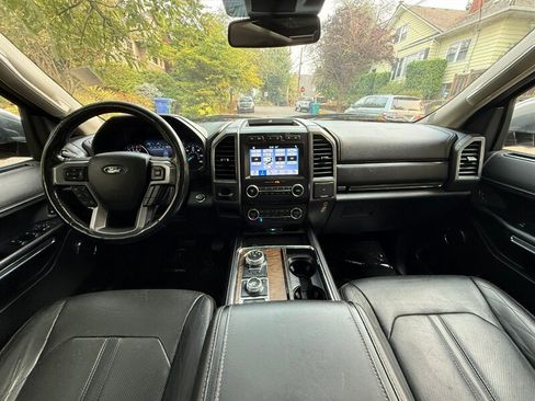 Used 2018 Ford Expedition Platinum AWD/4WD image 17