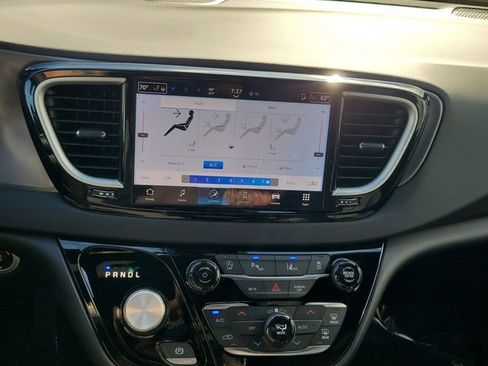 New 2026 Chrysler Voyager LX image 17