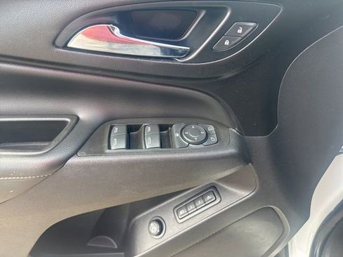 Used 2021 Chevrolet Equinox Premier FWD image 16