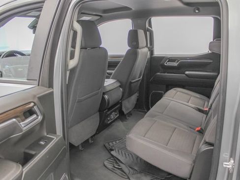 Used 2025 Chevrolet Silverado 1500 LT AWD/4WD image 17